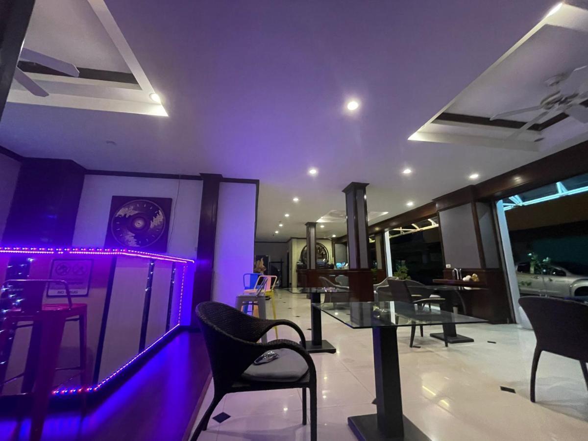 Hill View Hotell 3*